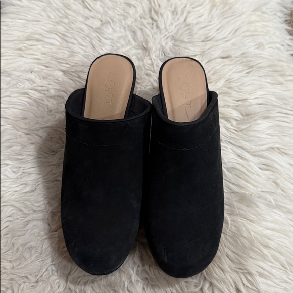 Ann Taylor Loft black suede clogs with a wooden heel and silver studs size 7.5M - Picture 6 of 9